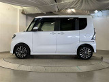 助手席側は電動スライドドアになってます。運転席やキーのリモコンで開閉できるので手が塞がっていても楽に積み降ろし出来ますよ。