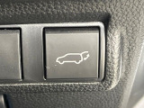 【パワーバックドア】スマートキーや運転席のボタンを押すだけでリアゲートが自動で開閉します!荷物を持っている時や、高い位置にあるバックドアを閉める際に便利な機能です♪