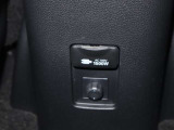 電気があれば、避難中に誰かとつながりながら最新情報を得られるので、家族の大きな安心になります。