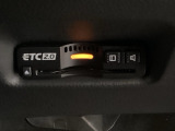 ハンドルの左下にETC2.0がついています。高速道路の料金所の通過も楽々です。 カードの取り出しもしやすい場所についています。