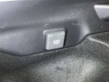 AC100V、1500Wのコンセントを車内に設置。アウトドアや駐車場で野外のコンセントとして利用できます。また、停電などの非常時にも使える便利な機能です!