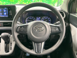 インテリアに合わせたデザインのステアリングは、運転される方のことも考え、運転しやすい形状、大きさです。是非一度、実際に触ってお確かめください。