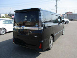 走りにこだわりながら収納力も持ち合わせたお車です。荷物を載せて軽快なドライブを楽しめますよ♪