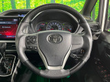 【純正革巻きステアリング】上質な革を使用することで、手にしっかり馴染みとても運転しやすいハンドルです♪