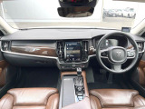 V90特別仕様車、90thアニバーサリーエディションのご紹介です。特別仕様ならではのファインナッパレザーシート、ベンチレーション機能、サンルーフなど快適装備充実の一台。ぜひご覧にお越しください。