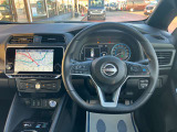 使いやすく安全な操作性と良好な視界を実現した運転席!