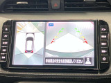【アラウンドビューモニター】車を上から見下ろしているかのような映像で周囲の状況がひと目で確認、狭い駐車場に駐車するときも安心です♪