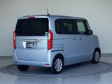 バックカメラが付いているのでバックでの車庫入れも安心です。