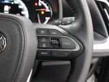 レーダークルーズコントロール作動時に車線維持に必要な運転操作の支援を行う「レーントレーシングアシスト(LTA)」を搭載しています。
