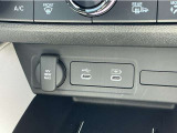 便利な充電用USBジャックと12V電源ソケットを設置しております。周辺機器の充電にご利用頂けます☆