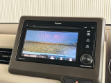 【バックカメラ】リバースにするだけで映ります、後方の安全確認や、狭い駐車場での車庫入れ、雨の日や夜間など視界の悪い時に便利です!安全にバックする為には欠かせない装備です。
