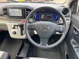 痛みの出やすい運転席シートの角、フロアマット(汎用)、座面、ともに良好です