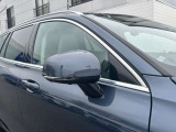 北欧流のラグジュアリーを体現したV60。伝統的なスカンジナビアン・デザインを継承しながら、躍動感にあふれ優雅な雰囲気を身にまとう、新しい潮流を具現化したスタイリングです。