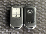 ★スマートキー★ キーを携帯しているだけでカギの開け閉めからエンジン始動までできるスマートキー!キーを取り出す必要がないので楽チンです