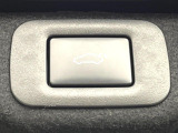 【パワーバックドア】スマートキーや運転席のボタンを押すだけでリアゲートが自動で開閉します!荷物を持っている時や、高い位置にあるバックドアを閉める際に便利な機能です♪