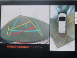 パノラミックビューモニター付きです。車両を上から見た様な映像を画面に表示。運転席からの目視だけでは見にくい、車両周辺の状況をリアルタイムでしっかり確認出来ます。