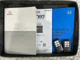 スマートキーは鍵をバッグに入れたままでもドアロックの開閉やエンジンのON・OFFができます。夜間や雨の日も鍵を探さなくて良いので便利です。