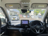 視界広々で運転しやすいインパネ