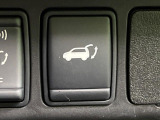 【パワーバックドア】スマートキーや運転席のボタンを押すだけでリアゲートが自動で開閉します!荷物を持っている時や、高い位置にあるバックドアを閉める際に便利な機能です♪