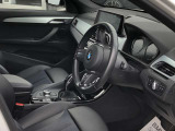 正規ディーラーのBMW専門メカニックが360&deg;納車前点検を徹底的にチェックいたします。点検整備料は車両価格に含まれ、法令12カ月点検が必要な場合も車両価格に含まれます。