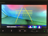 バックでの車庫入れも安心です! リアカメラが付いているバックモニター付のナビを装備しております。操作線もついており距離感も画面から確認できます。