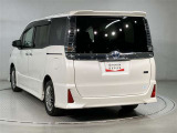 当店ではauも取り扱っております。お車と一緒にau携帯の機種変更も可能です♪また、自動車保険も取り扱っております。車の支払いと自動車保険の支払いをまとめてお支払い可能なプランもあります♪