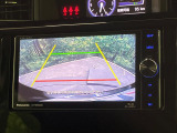 【バックカメラ】駐車時に後方がリアルタイム映像で確認できます。大型商業施設や立体駐車場での駐車時や、夜間のバック時に大活躍!運転スキルに関わらず、今や必須となった装備のひとつです!