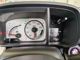 マイナーチェンジで更に見やすくなったメーター。走行距離も少なめの車両です。