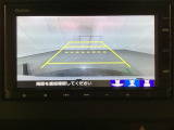 バックでの車庫入れも安心です! リアカメラが付いているバックモニター付のナビを装備しております。操作線もついており距離感も画面から確認できます。