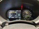 メーター内のディスプレイには運転をサポートするさまざまな情報を表示