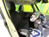 運転席シート廻りは使用感も少なく、良好な状態となっています。丁寧に使われていたことがよくわかりますね。