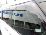 ドアバイザー付いてます!