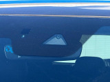 【i-ACTIVESENSE】走行中に前方の車両等を認識し、衝突しそうな時は警報とブレーキで衝突回避と被害軽減をアシスト。より安全にドライブをお楽しみいただけます。