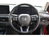 クルーズコントロールが装備されており、速度設定をするだけで一定の速度で自動走行が可能!!一定速度の走行なので燃費の向上やアクセルペダルを踏む必要が無いので長距離ドライブが快適になります!!