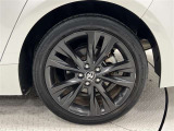 タイヤサイズは215/45R17!納車前の点検時にタイヤ交換させていただきます!純正アルミホイール!アルミホイールに傷があります。