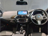 ☆センターパネルを運転席側に僅かに傾けたBMW独特のインパネ☆【駆け抜ける歓び】はここからもスタートしております☆