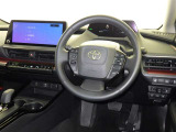 運転席まわりです。 各操作スイッチは使いやすい位置に配置されてます。