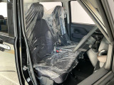 【運転席・助手席】内装ルームクリーニング済みです。しっかり綺麗にしていますので、是非、お確かめください。車に自信があるからこそ、是非一度ご来店頂き内外装も見てもらえると幸いです。