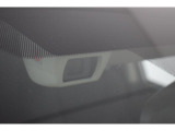 二つのカメラで対象物を立体的に捉えて運転を助けてくれるアイサイト