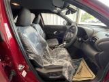 見通しのよいすっきりとした視界で、誰でも運転しやすいです。運転のしやすさは疲れにくさにも繋がりますよ♪