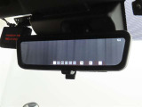 デジタルインナーミラー装備!車両後方のカメラの映像をデジタル補正で視認性を向上させてインナーミラー内に表示します♪視界を遮るものがなく、後席に同乗者がいても後方を確認しやすく安心です♪