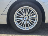 左後リヤ 225/50R17