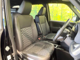 運転席シート廻りは使用感も少なく、良好な状態となっています。前オーナー様が丁寧に使っていたことがよくわかりますね。
