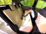 後部座席も気になるようなキズ・汚れやへたり等、大きなダメージはなく、良好な状態です。