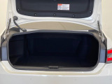 積み下ろしのしやすいデッキにはたっぷりと荷物を積み込んでいただけます。遊びから仕事まで、様々なシーンで頼れます♪