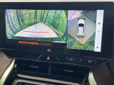 【パノラミックビューモニター】専用のカメラにより、上から見下ろしたような視点で360度クルマの周囲を確認することができます☆死角部分も確認しやすく、狭い場所での切り返しや駐車もスムーズに行えます。