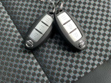 インテリジェントキー★このキーが車内にあればエンジンプッシュスタートボタンを押すとエンジン始動可能です!!