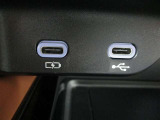 Cタイプの給電とオーディオ端子になります。