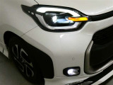 LEDヘッドライトです。デザイン性がよくとても明るいので、夜間の走行や悪天候でも安心です。しかも長寿命!