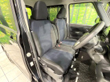 運転席シート廻りは使用感も少なく、良好な状態となっています。丁寧に使われていたことがよくわかりますね。